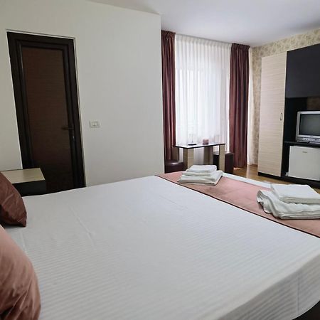 Pensiunea Royal Borşa Екстериор снимка